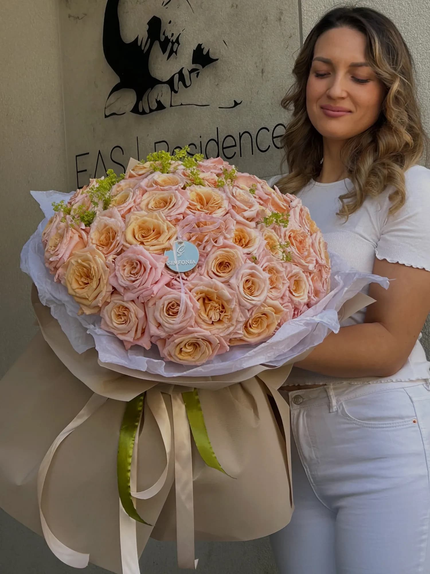 Trandafiri piersică, buchet mare